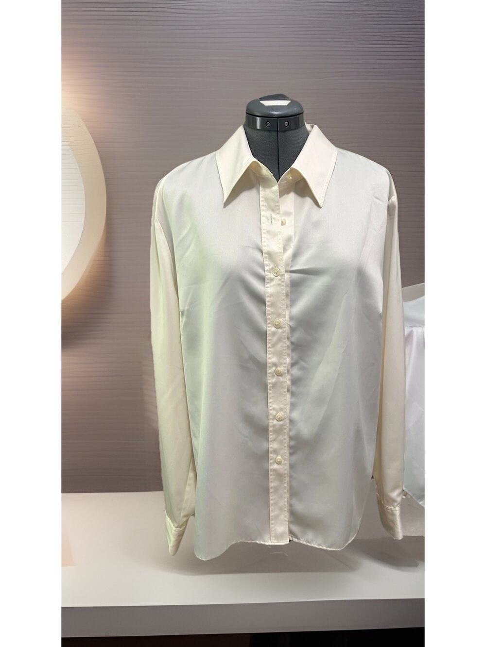 Lovely Women’s Satiny Blouse By Karen Scott. Size XLG